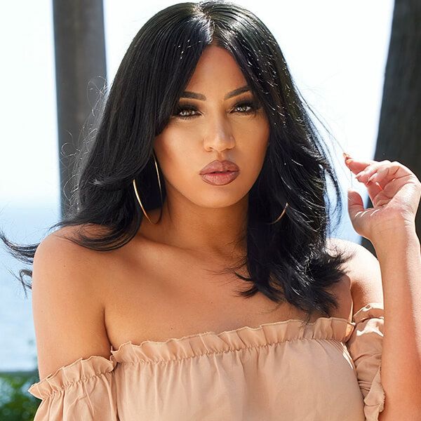 Shoulder Length Middle Part Bob Black Lace Front Wigs Human Hair